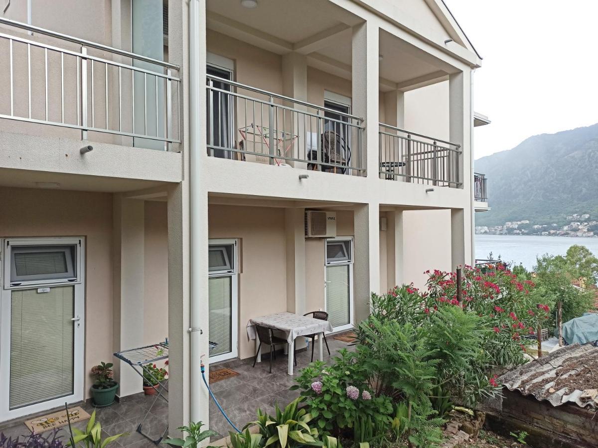 Java Apartments - S & J Dobrota Bagian luar foto
