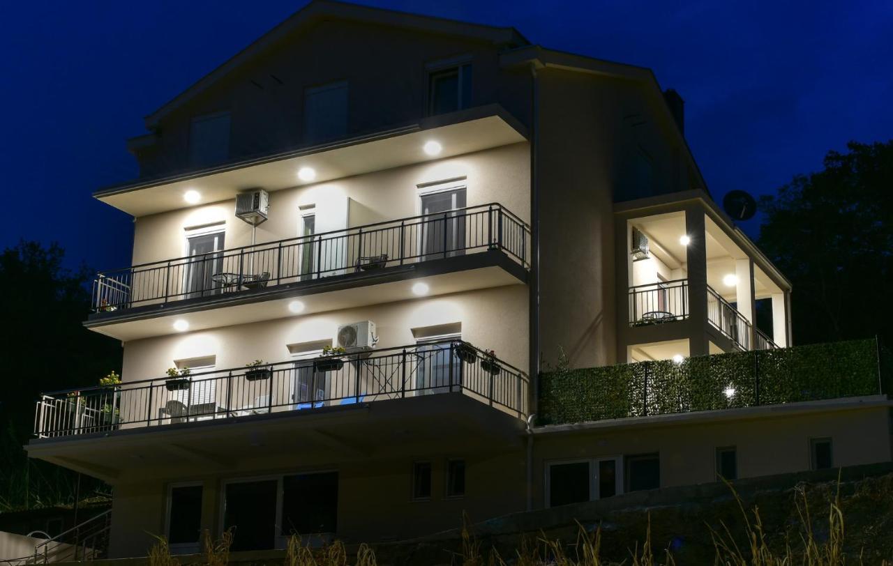 Java Apartments - S & J Dobrota Bagian luar foto